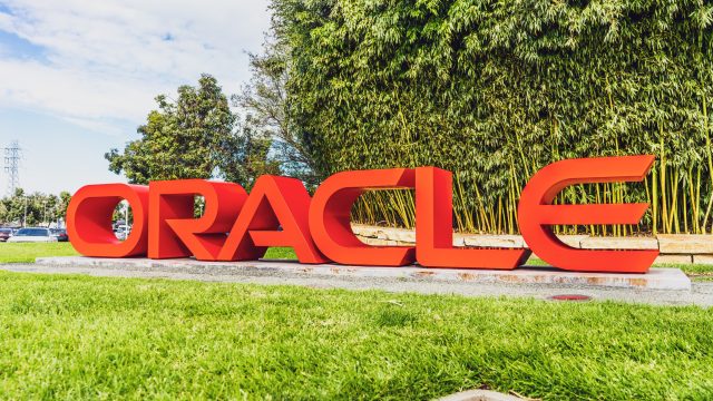 Why Oracle stock tanked over 6% on Friday