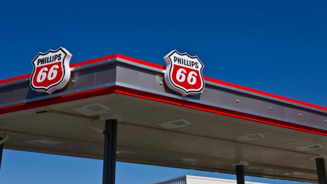 Josh Brown reveals two best oil stocks to own heading into 2026