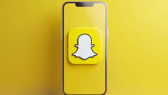 Snap stock surges over 20% on strong earnings, $400M Perplexity AI partnership