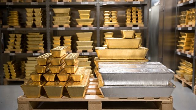 Gold, silver tumble after record tun as Fed Chair rumours tattle markets